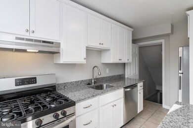 7704 Hillsway Ave, Parkville, MD 21234 - photo 6