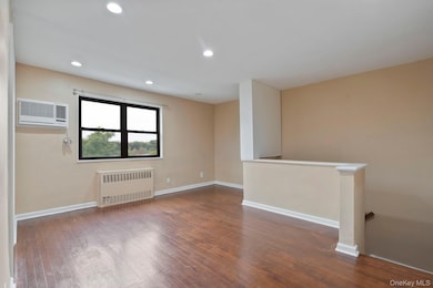 66-15 Park Dr E unit B, Flushing, NY 11367 - photo 5