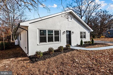 567 Mattox Ave, Colonial Beach, VA 22443 - photo 4