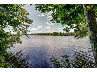Woodlake- Kayaking, Pontoon boats, Paddle boarding