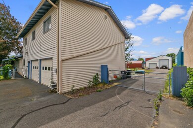 966 Gilman Rd, Medford, OR 97504 - photo 5