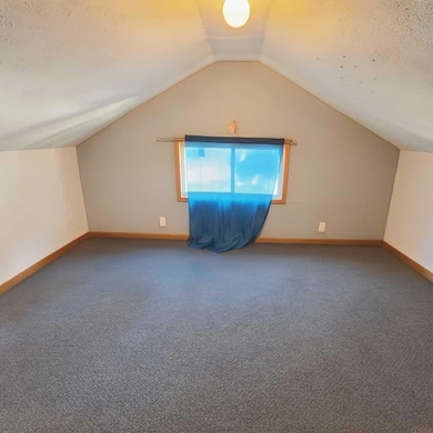 617 E Charles St, Oelwein, IA 50662 - photo 7