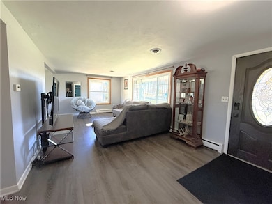 752 Poplar St, Canal Fulton, OH 44614 - photo 3