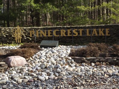 407 Gentian Ln, Pocono Pines, PA 18350 - photo 4