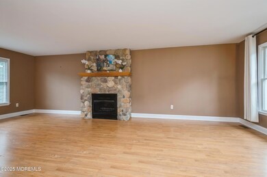04_476BirchBarkDr_1_LivingRoom_HiRes