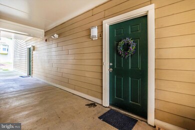 13101 Millhaven Place unit 9L, Germantown, MD 20874 - photo 6