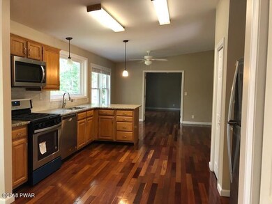 336 Surrey Dr, Hawley, PA 18428 - photo 7