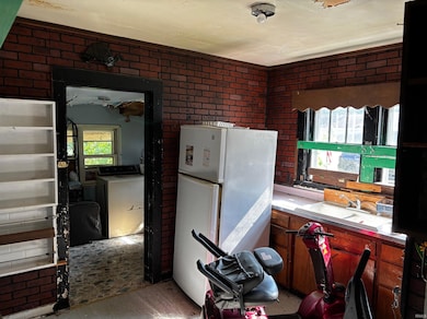 148 N Seminary St, Bloomfield, IN 47424 - photo 6