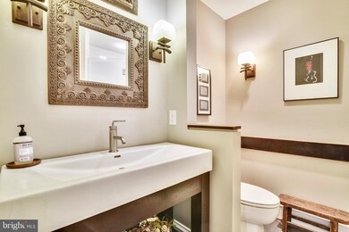 7121 Harrison Ln, Alexandria, VA 22306 - photo 5