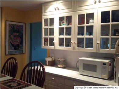 unlisted-address, Staten Island, NY 10312 - photo 5