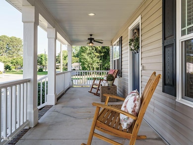 003-1280x960-front-porch
