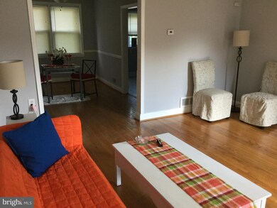 8641 Oak Rd, Parkville, MD 21234 - photo 4