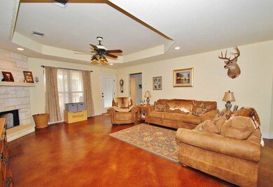 225 Green Oaks Loop, Fredericksburg, TX 78624 - photo 5