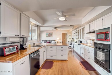 15-web-or-mls-W Royal Oak Rd-015