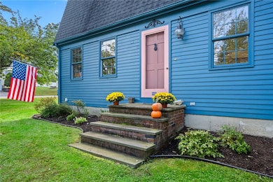 282 Chestnut St, Bristol, RI 02809 - photo 2