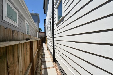 1203 Northwood St unit A, Houston, TX 77009 - photo 4