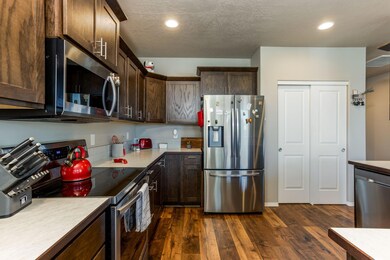 22-web-or-mls-805 SE Dacotah Court-21