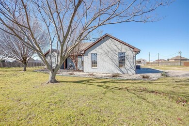 638 Olive Branch Rd, Brock, TX 76087 - photo 2