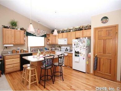 Kitchen. New Quartz counter tops.
