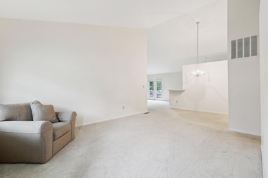 12-web-or-mls-Surrey Ct-2805-012
