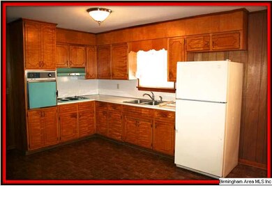 Kitchen...retro appliances!  Just like new!
