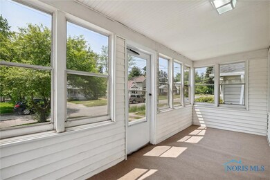 1746 Mansfield Rd, Toledo, OH 43613 - photo 5