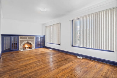 10018 S State St, Chicago, IL 60628 - photo 2