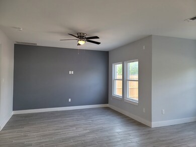 10202 Jessalyn Ln, Houston, TX 77075 - photo 4