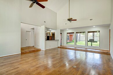 1102 Briarbrook Dr, Houston, TX 77042 - photo 5