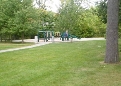 25 Suzanne Dr, Portsmouth, NH 03801 - photo 6