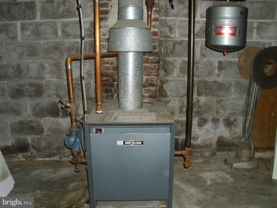 276 E Catherine St, Chambersburg, PA 17201 - photo 7