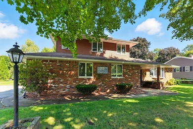 51 Newcrest St, Ludlow, MA 01056 - photo 2