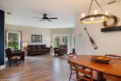 Living Room/Dining