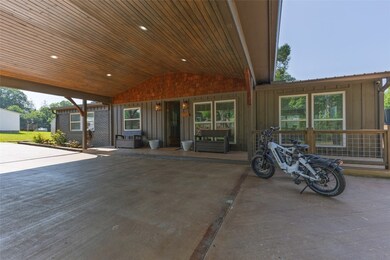 410 Lyle St, Franklin, NC 28734 - photo 4