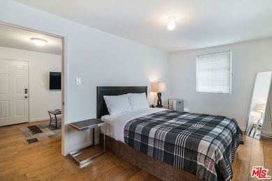 5249 Satsuma Ave unit C, North Hollywood, CA 91601 - photo 7