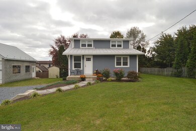 422 Nichols St, Leesport, PA 19533 - photo 2