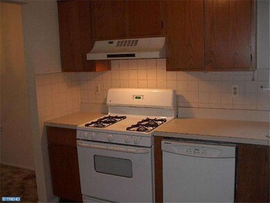 225 Wyndham Place, Trenton, NJ 08691 - photo 2