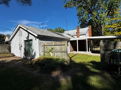 213 W Montcalm St, Greenville, MI 48838 - photo 7