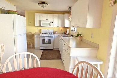 1 Halsey Ct, Litchfield, NH 03052 - photo 4