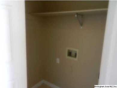 LAUNDRY CLOSET