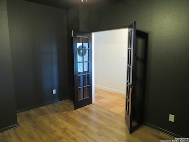 137 Conway Castle Dr, New Braunfels, TX 78130 - photo 4