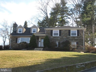 2724 N Kent Rd, Broomall, PA 19008 - photo 3
