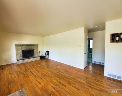 440 W 24th St, Burley, ID 83318 - photo 6