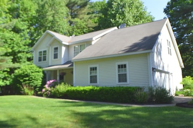 5 Dennis Dr, Clifton Park, NY 12065 - photo 4