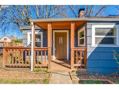 445 W Main St, Sheridan, OR 97378 - photo 3