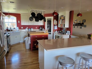 1902 SW Perkins Ave, Pendleton, OR 97801 - photo 5