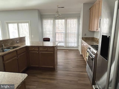 12374 Grantley Ct, Woodbridge, VA 22192 - photo 7