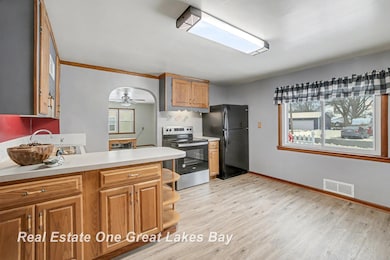 421 S Parsons St, Merrill, MI 48637 - photo 3