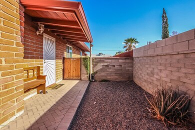 1018 E Windsor St, Tucson, AZ 85719 - photo 5