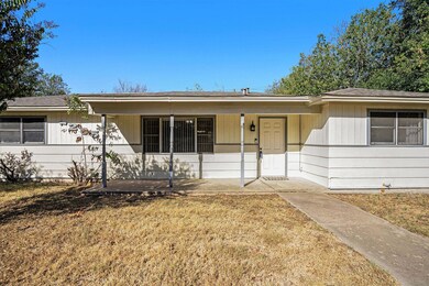 1205 N Brazos Ave unit 1207, Cleburne, TX 76031 - photo 3